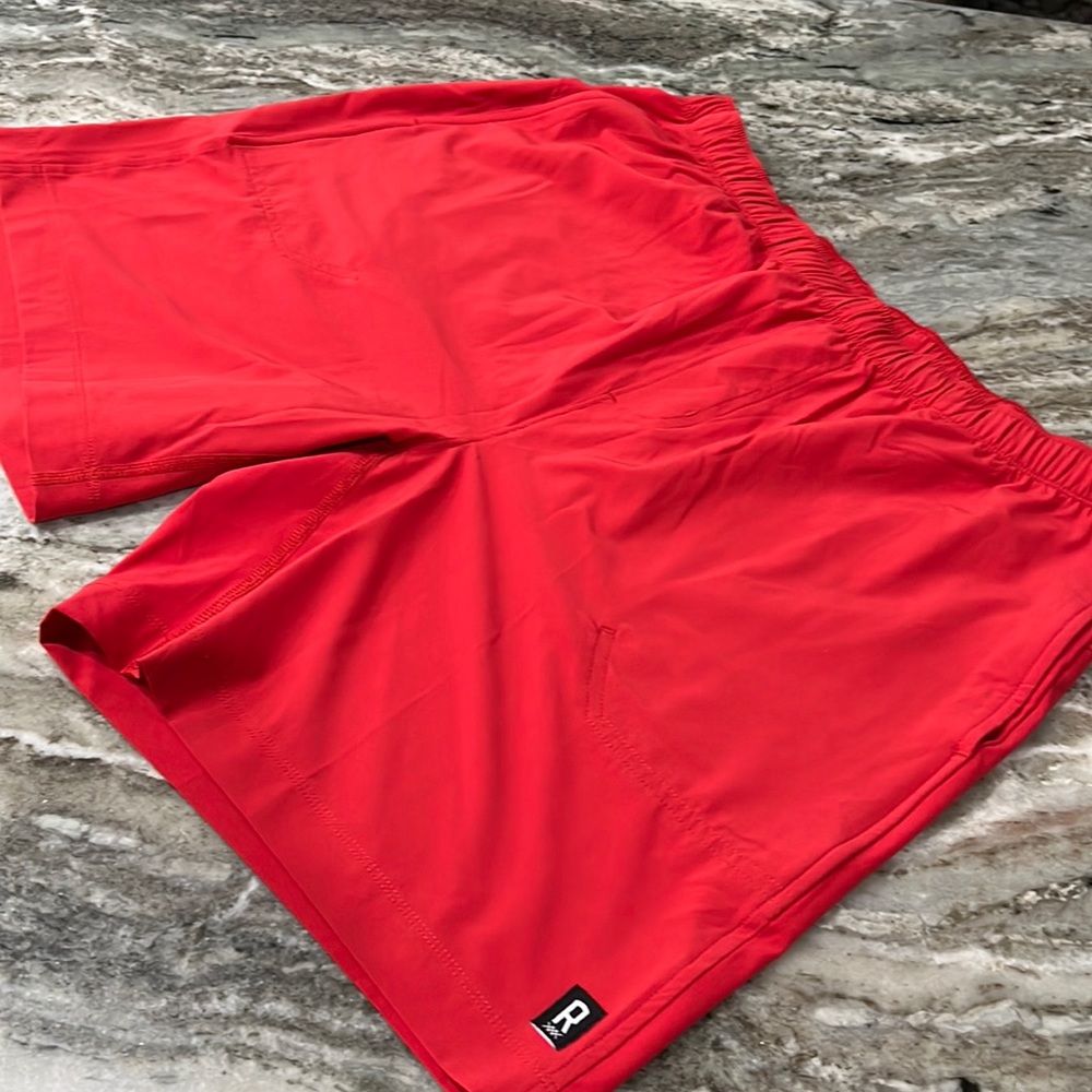 Rhone Men’s Shorts Large NWT